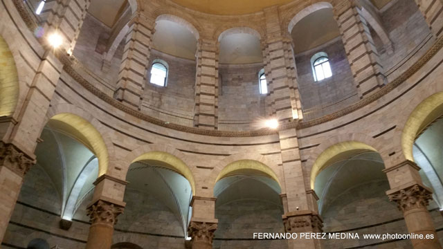 Photo: Battistero di San Giovanni, Piazza del Duomo, Pisa, Italia by Fernando Perez Medina (photoonline.es)