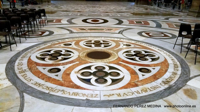 Cattedrale di Santa Maria del Fiore, Piazza del Duomo, Florencia, Italia  (Photo - Date: 14-10-2015   /  Time: 11:34:17)