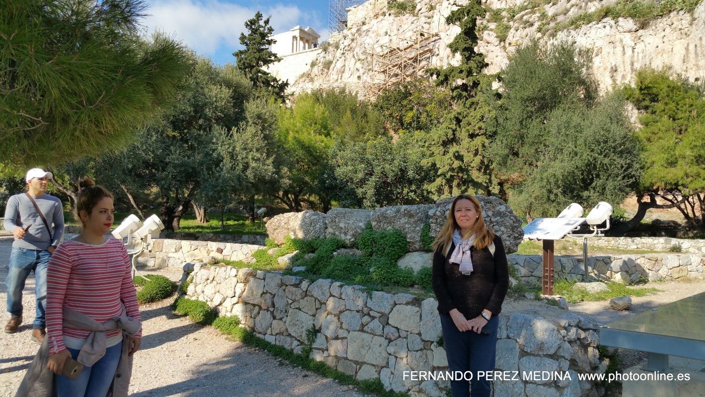 Teatro de Dioniso Mitseon 25, Athina 117 42, Grecia  (Photo - Date: 04-12-2015   /  Time: 11:57:37)
