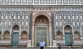 Basilica di Santa Maria Novella, Piazza di Santa Maria Novella, Florencia, Italia