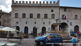 Piazza del Comune, Asis, Italia