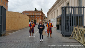 Piazza del Sant'uffizio, Roma, Italia