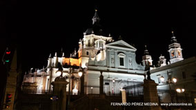 Catedral de la Almudena, Calle de Bailén, Madrid, España