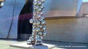 Museo Guggenheim Bilbao, Avenida Abandoibarra, Bilbao, España