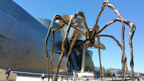 Museo Guggenheim Bilbao, Avenida Abandoibarra, Bilbao, España