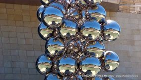 Museo Guggenheim Bilbao, Avenida Abandoibarra, Bilbao, España