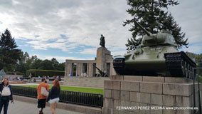 Denkmal für die Sowjetischen Soldaten, Straße des 17. Juni, Berlín, Alemania