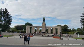 Denkmal für die Sowjetischen Soldaten, Straße des 17. Juni, Berlín, Alemania