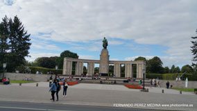 Denkmal für die Sowjetischen Soldaten, Straße des 17. Juni, Berlín, Alemania